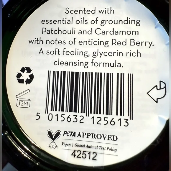 William Morris NWT 16.9 Oz Patchouli & Red Berry Essential Oil Infused Hand Wash - Picture 3 of 4